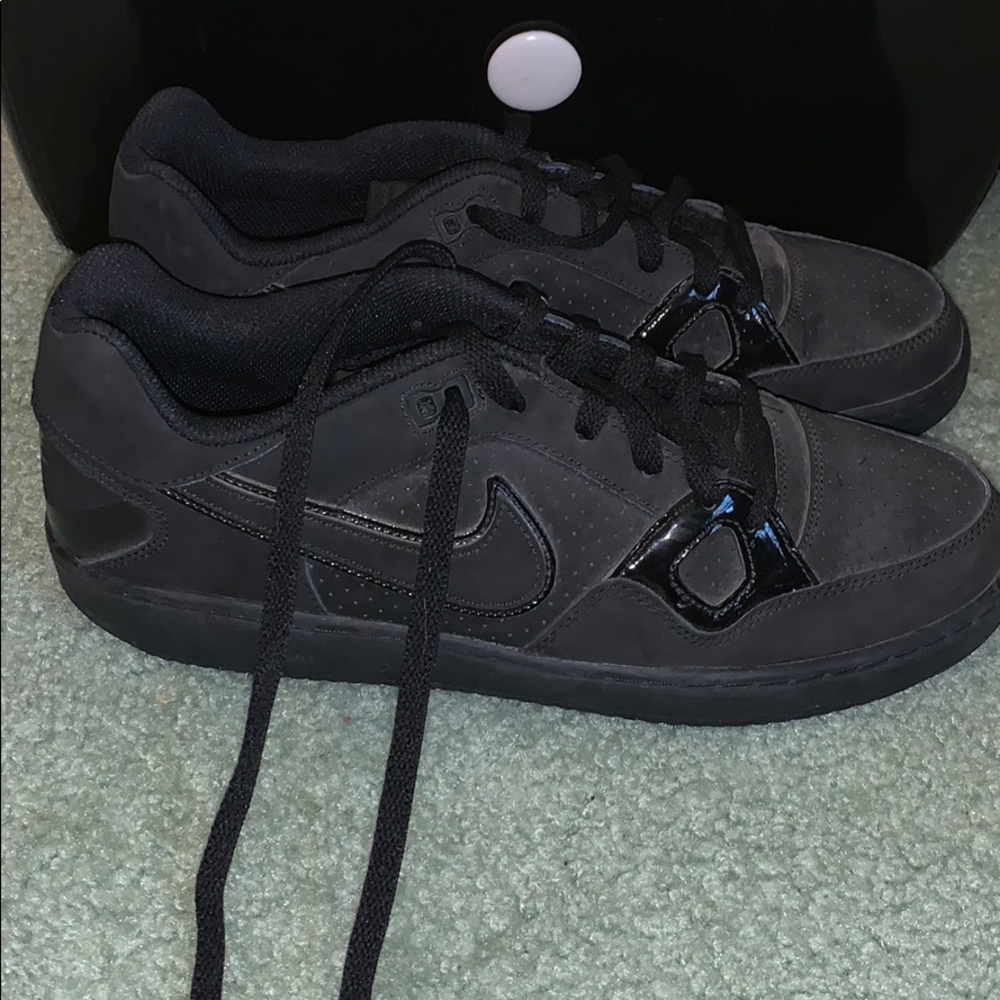 Black NIKE SB🖤
